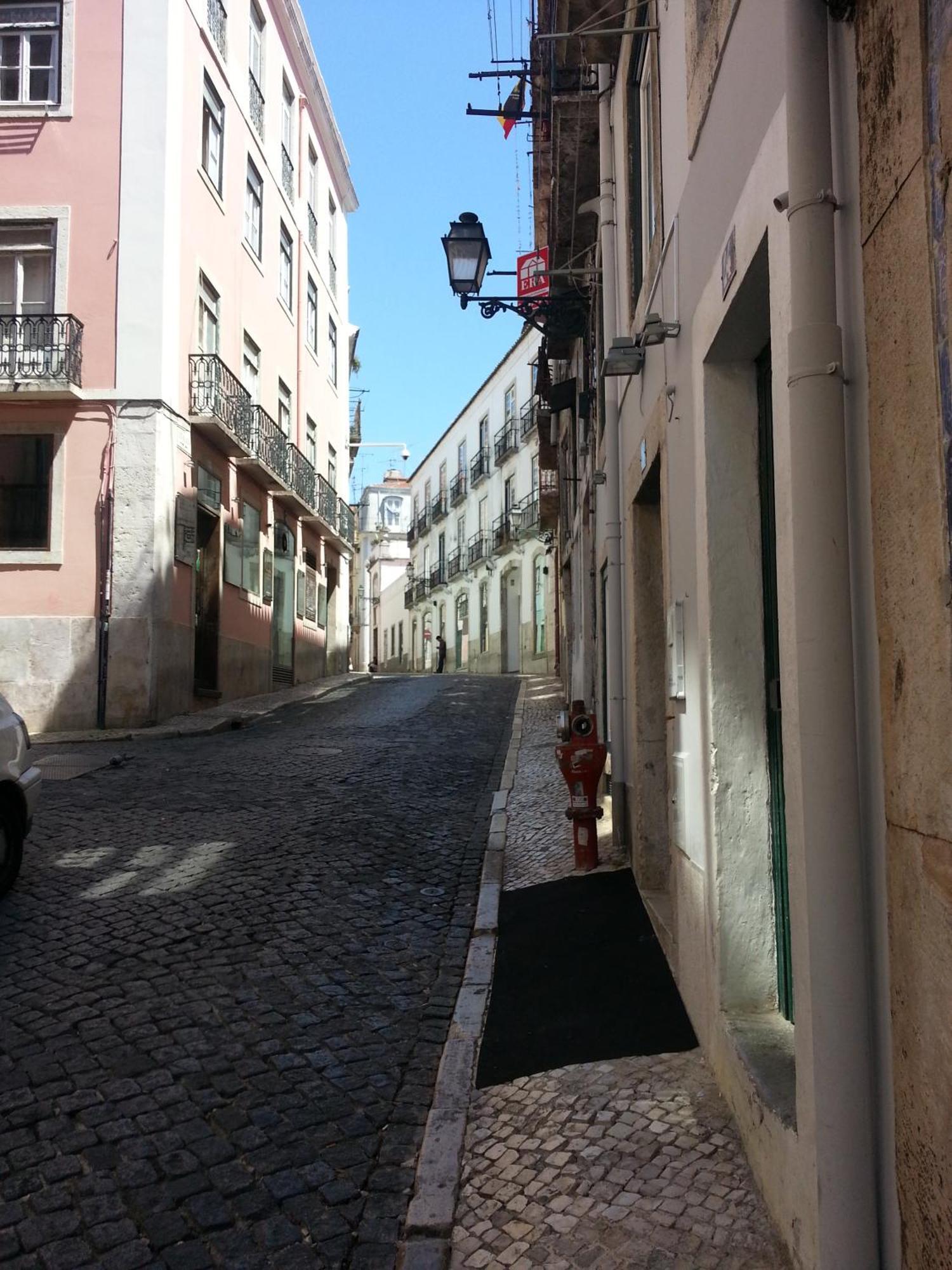 Charming Flat With Balconies Central Chiado District 2 Bedrooms & Ac 19Th Century Building Lisboa Eksteriør billede