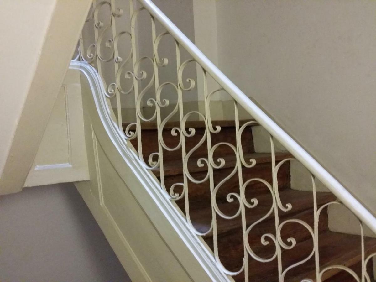 Charming Flat With Balconies Central Chiado District 2 Bedrooms & Ac 19Th Century Building Lisboa Eksteriør billede