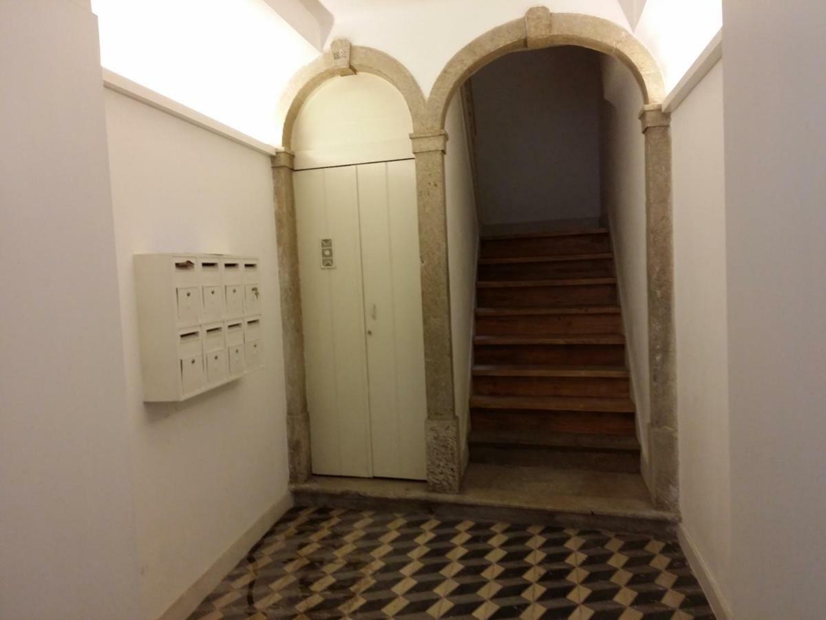 Charming Flat With Balconies Central Chiado District 2 Bedrooms & Ac 19Th Century Building Lisboa Eksteriør billede