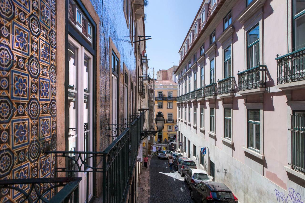 Charming Flat With Balconies Central Chiado District 2 Bedrooms & Ac 19Th Century Building Lisboa Eksteriør billede